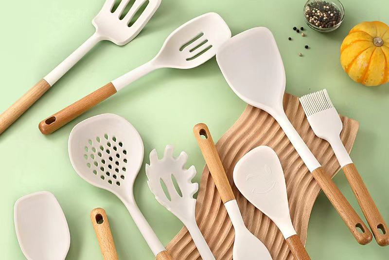 T64332Non-stick silicone baking set